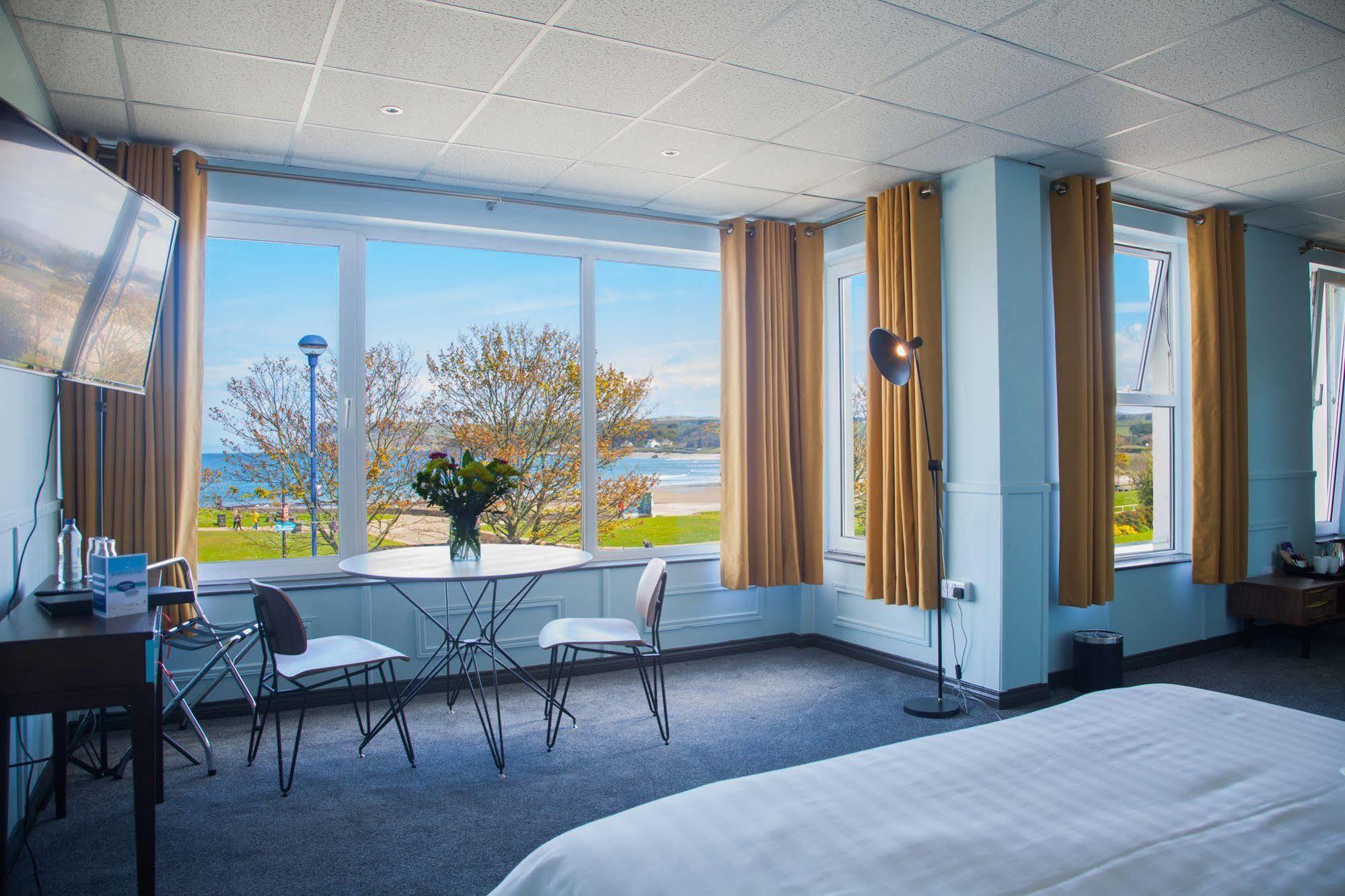 Marine Hotel Ballycastle Ngoại thất bức ảnh